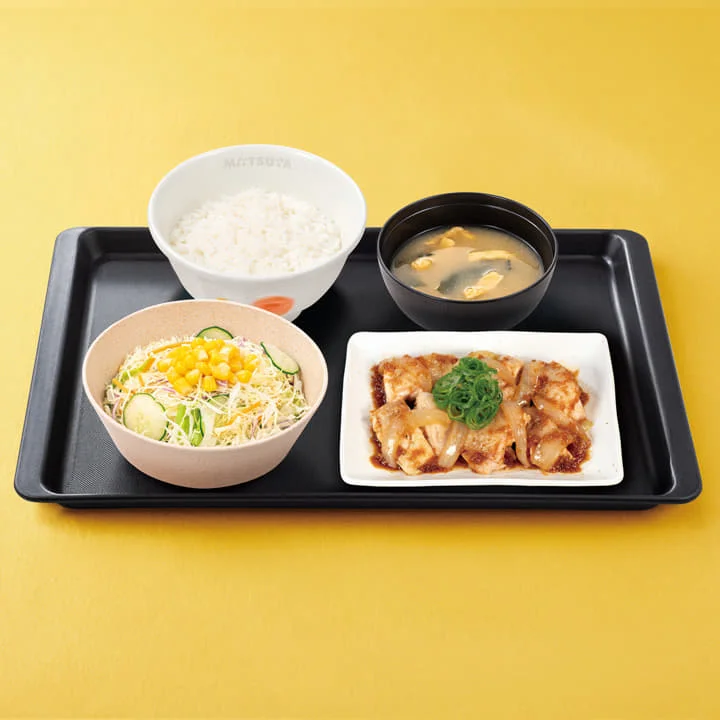 松屋、ランチセットを大幅刷新　鶏バタ系2品に終売表示・選べるサイドが10種から4種に縮小・サイド付随条件も追加
