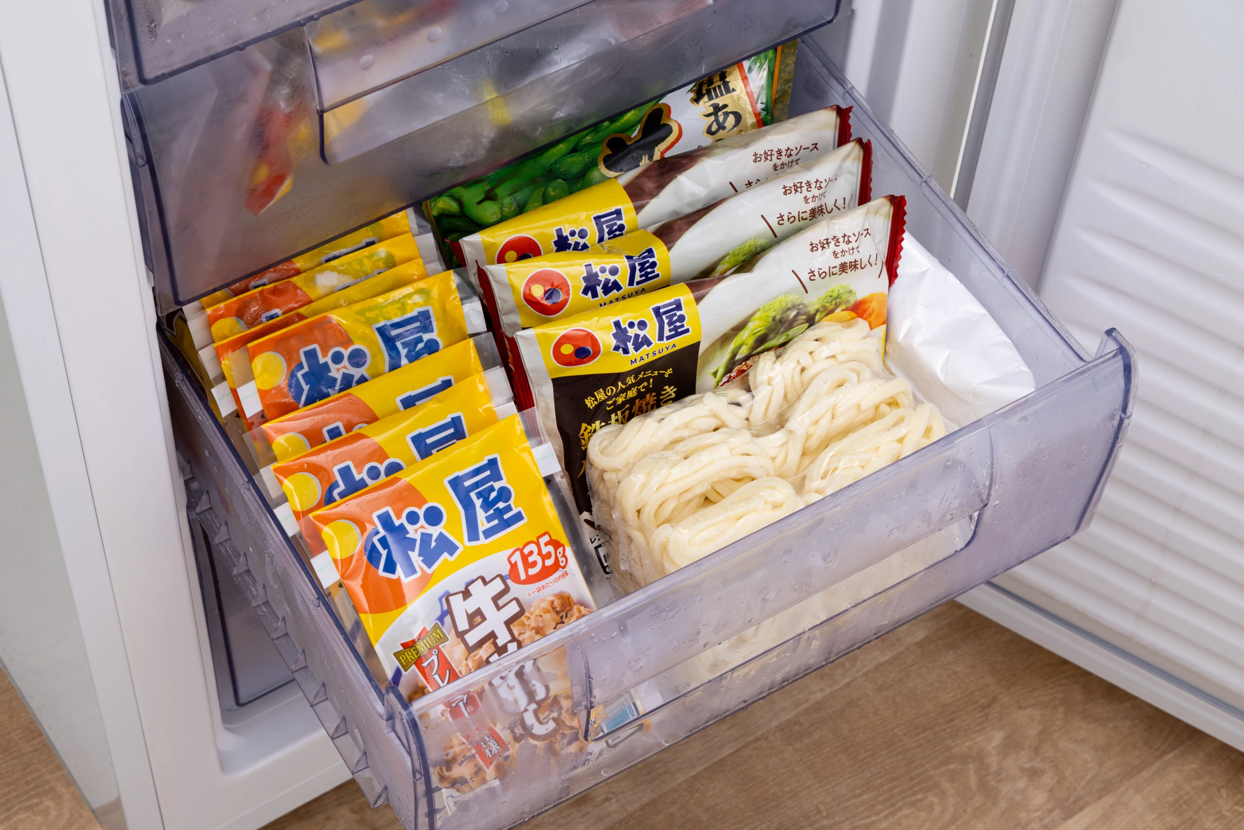松屋の冷凍商品を詰め込んだ冷凍庫