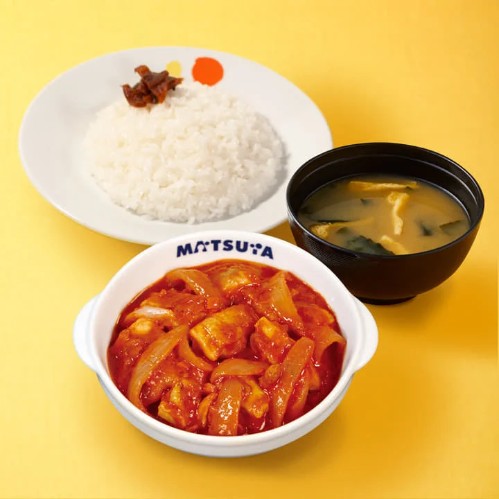 松屋、本日10時『ネオトマトごろごろチキンカレー』など『ネオトマト』カレー6品を発売