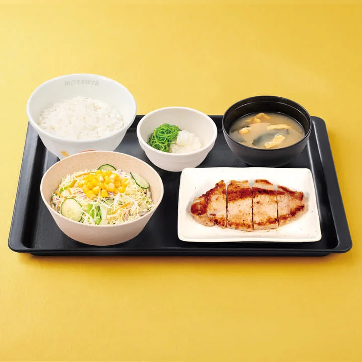 松屋、10品を一斉削除　煮込みキャベツのトマトハンバーグ全6品・鶏めし系4品が正式終了、ガーリックバター豚カルビにも終売表示