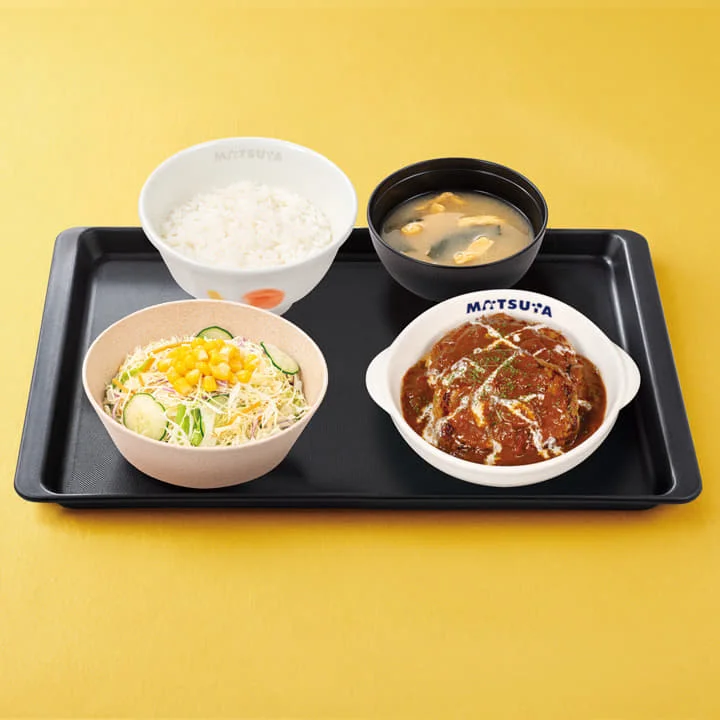 松屋、約7か月ぶり復活『ブラウンソースハンバーグ定食』など8品を本日発売